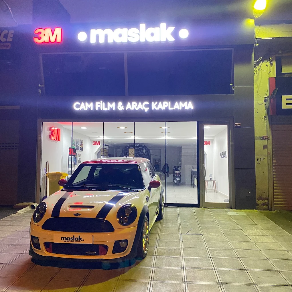 Kartal bölgesinde Araç Renk Değişimi ve Mat Kaplama Kartal Mat Folyo Araç Renk Değişimi Kaplama